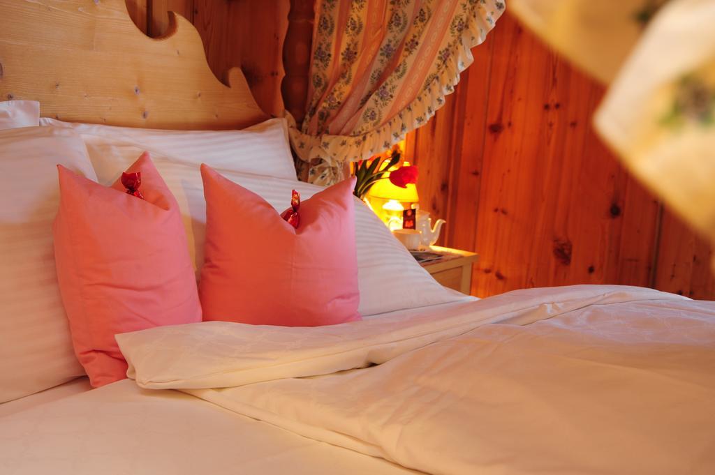 Chalet Alpenrose Bio Wellness Naturhotel Коголо Стая снимка
